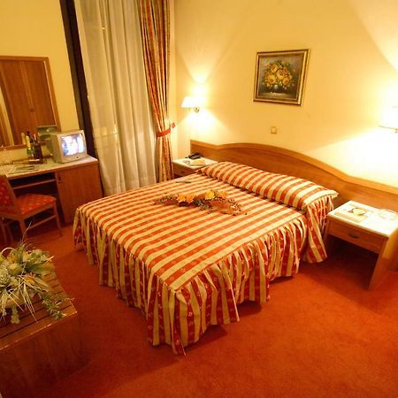 Hotel Dinara Livno Eksteriør bilde