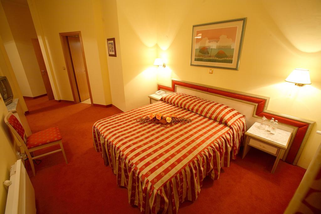 Hotel Dinara Livno Eksteriør bilde