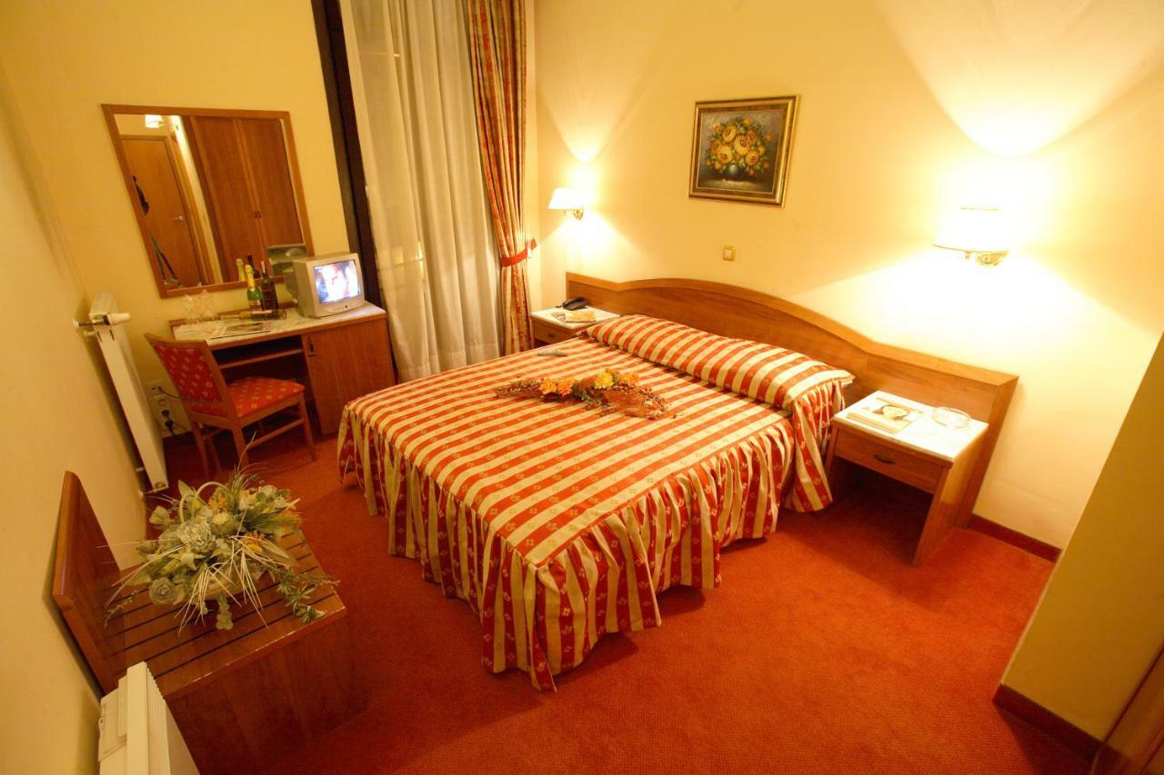Hotel Dinara Livno Eksteriør bilde